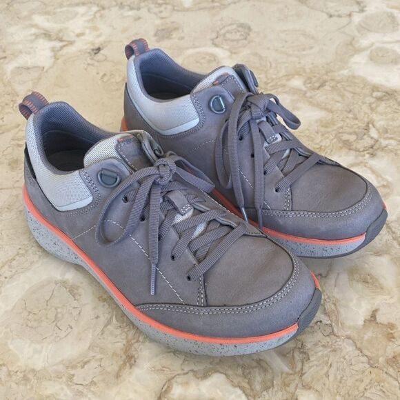 Clarks Wave 2.0 Lace Waterproof Sneakers Grey/Peach - Picture 2 of 16